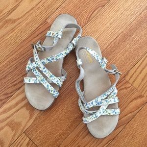 G.H. Bass Sunjuns Lim. EditionMargie Sandal 6.5